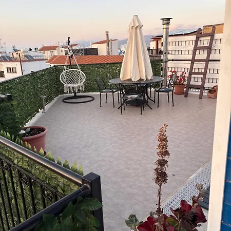 Cosy With Rooftop Terrace Apartmán