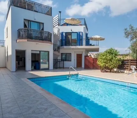 Апартаменты Cosy With Rooftop Terrace *