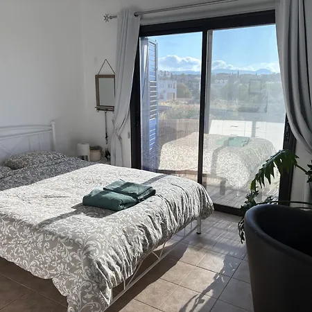 Апартаменты Cosy With Rooftop Terrace