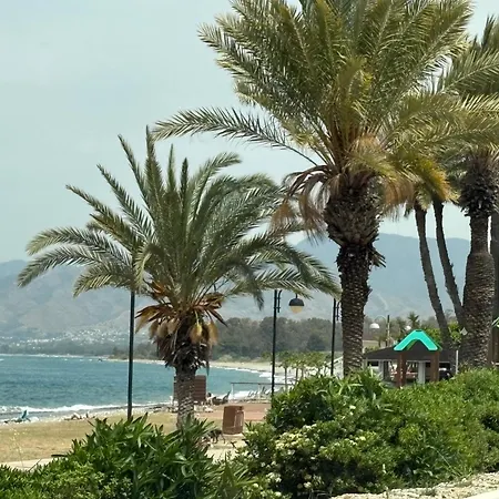 アパート Cosy With Rooftop Terrace Prodhromi