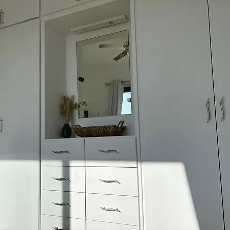 アパート Cosy With Rooftop Terrace Prodhromi