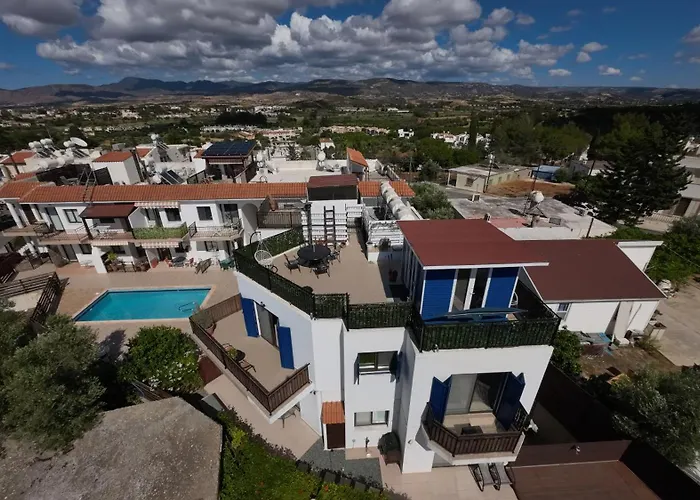 Cosy With Rooftop Terrace *